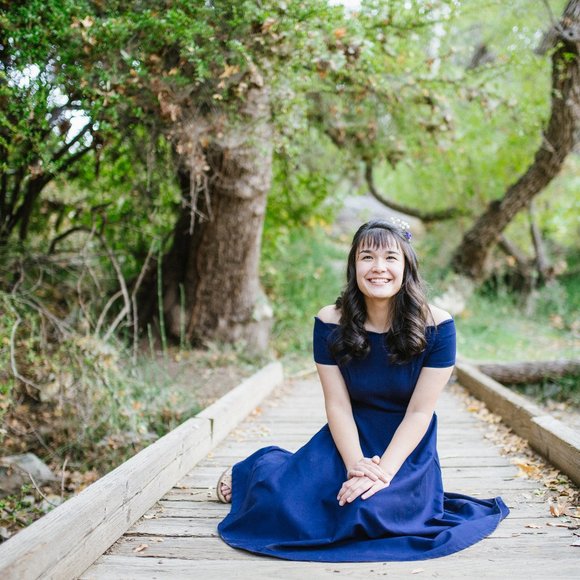 Meet your Posher, Naomi - Picture 1 of 1